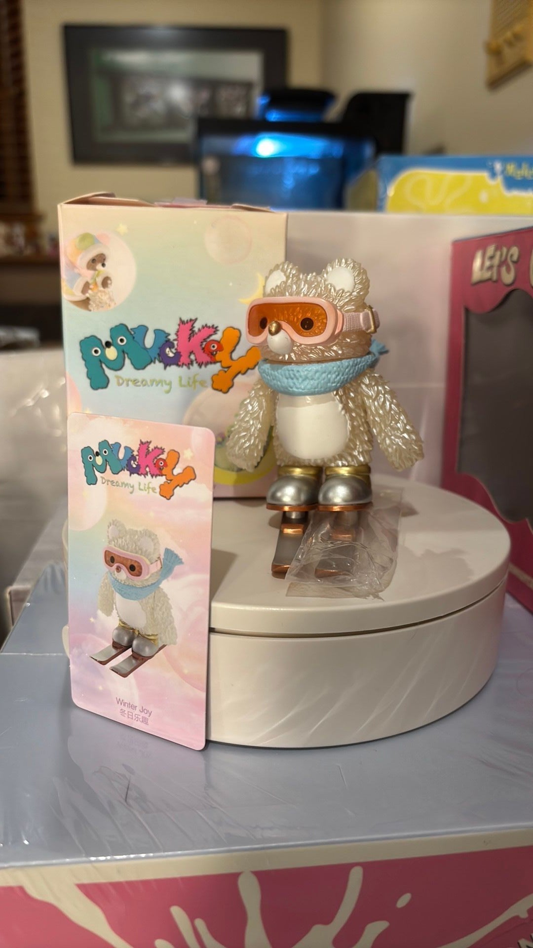 Pop Mart Instinc Toy Muckey Dreamy Life, "joie hivernale" ski cool et amusant
