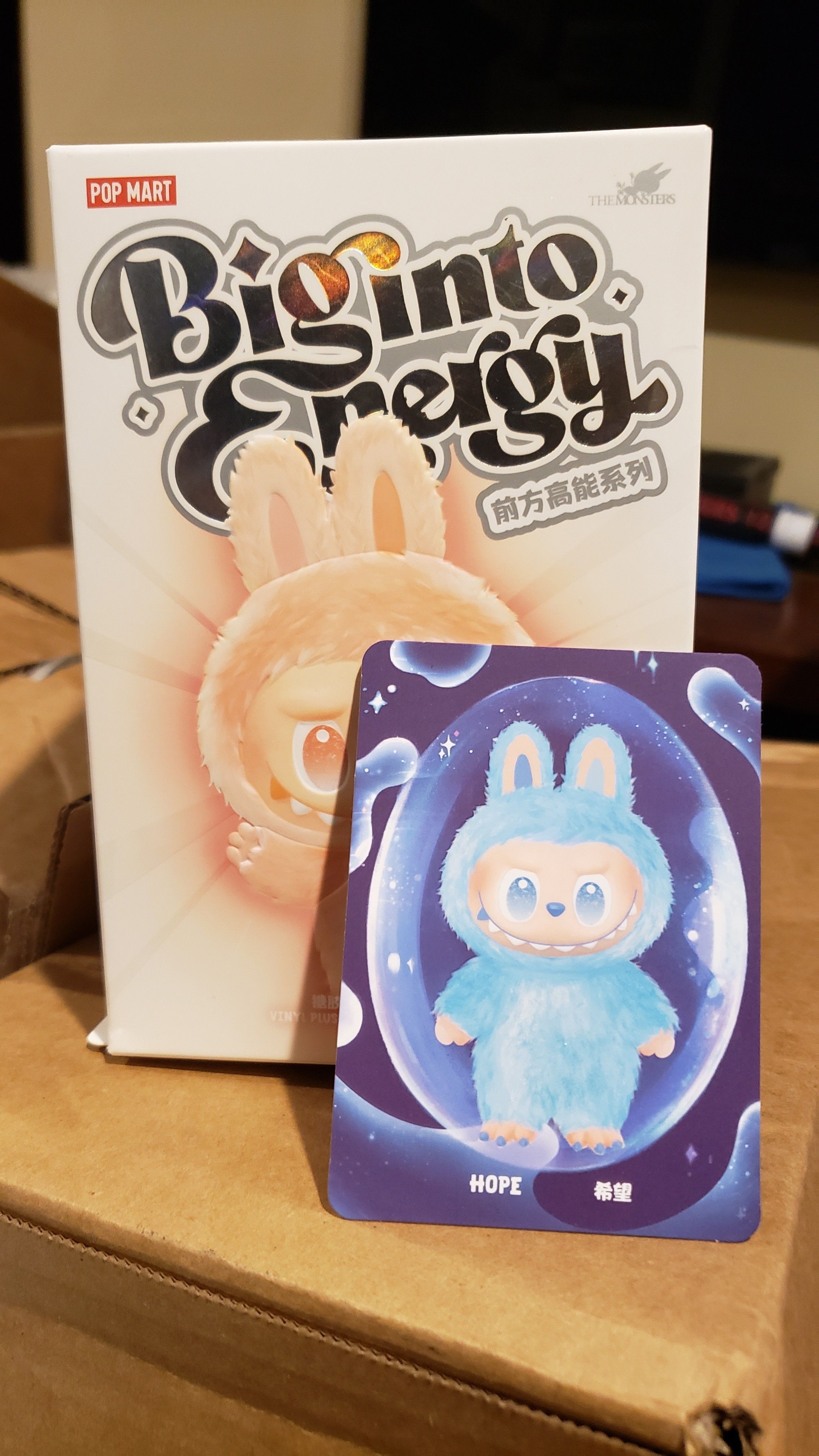 Labubu Big into Energy ESPOIR Authentique Pop Mart Sac scellé confirmé