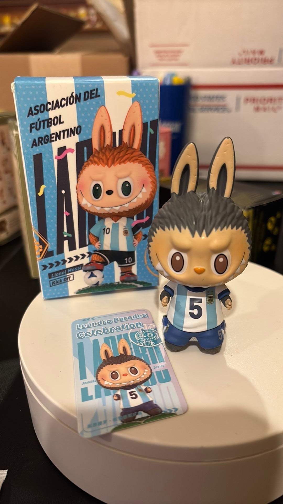 Labubu The Monsters Argentine Football Leandro Paredes Célébration Pop Mart